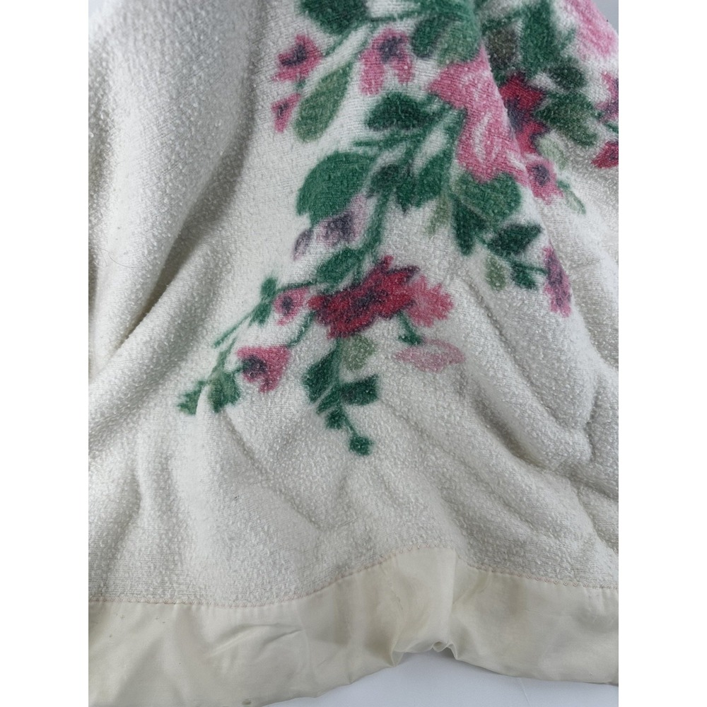 Vintage 70s Pink Rose Twin Size Acrylic Blanket Satin Trim 64x70 Cottagecore - Picture 8 of 8